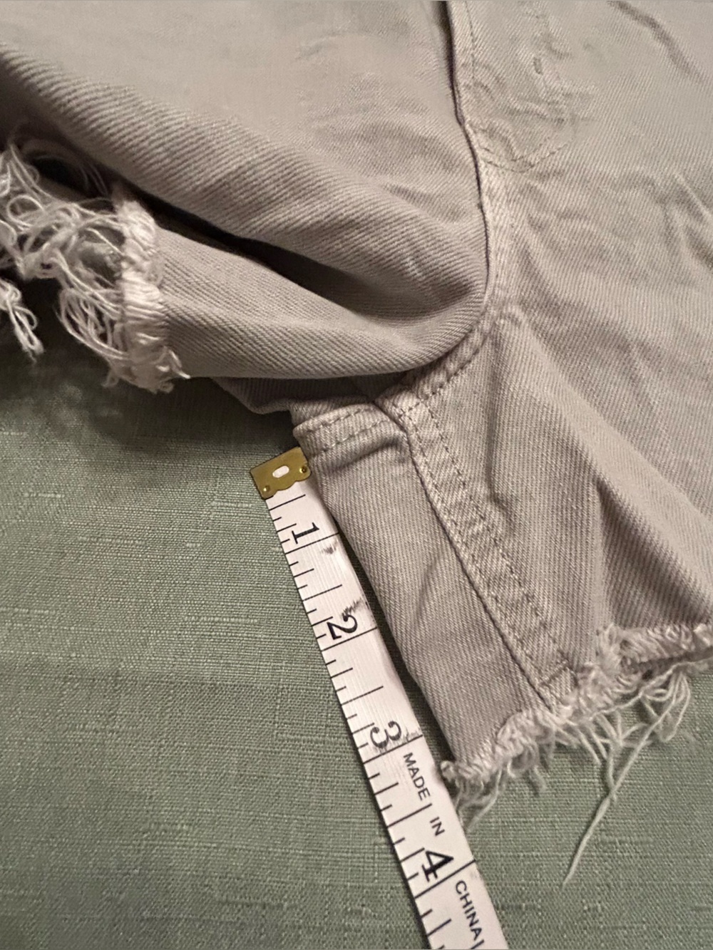 Old Navy Straight High-Rise Shorts - Picture 6 of 10